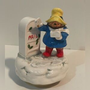 Vintage 1983 paddington bear christmas music box